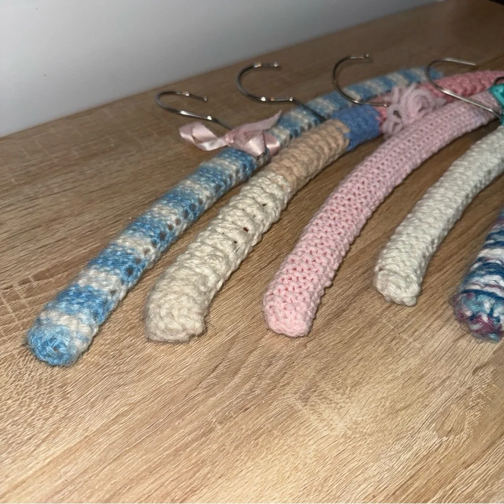 Vintage Padded crocheted children Clothes Hangers Pack of 5 Pastel 16x1‎